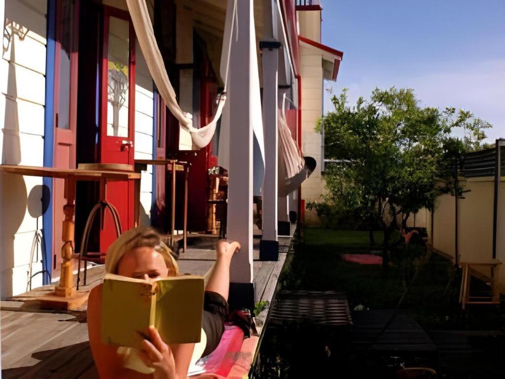 Stables Lodge Backpackers Napier Esterno foto
